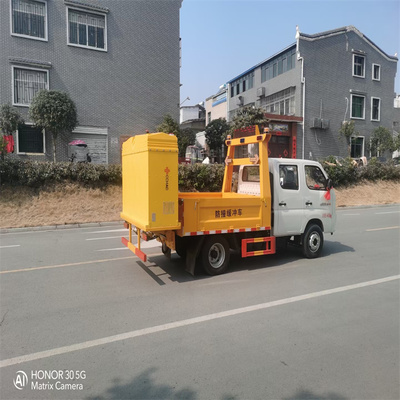 新規(guī)藍牌福田雙排防撞緩沖車 移動安全衛(wèi)士與特種作業(yè)的多面手